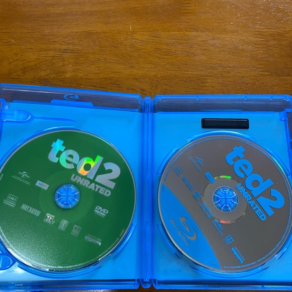 Blueray and dvd set of 2 - Picture 3 of 3
